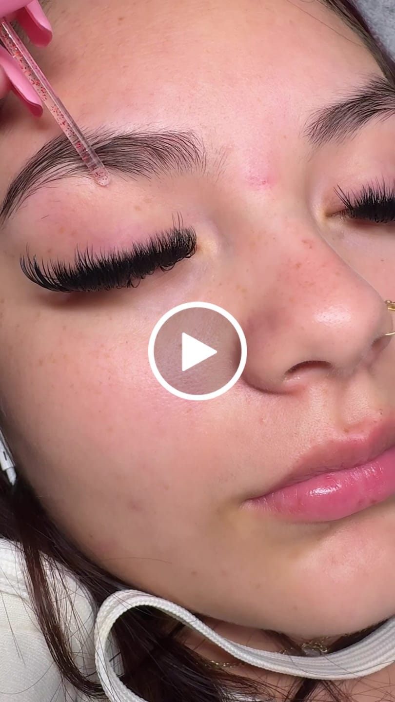 Customer video review of Premium Eyelash Extensions 0.05mm