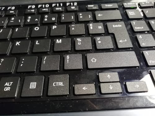 Avis photo d'un client sur Clavier Azerty Français Pour Toshiba Satellite L850 L855 L870 L875