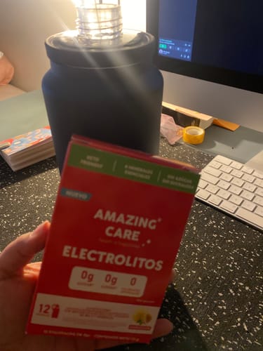 Customer photo review of Electrolitos Sabor Maracuyá - Bebida Hidratante en Polvo 12 sticks