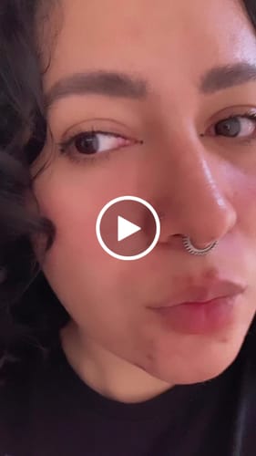 Customer video review of Suero para pestañas y cejas