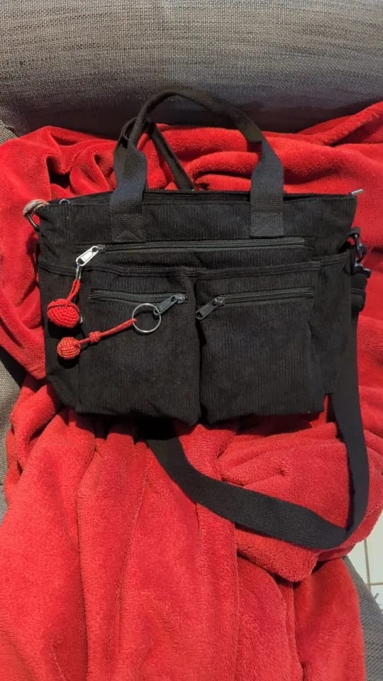 Customer photo review of KATIA - Grand Sac à Main Bandoulière en Velours Côtelé