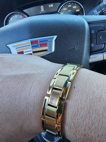 Customer photo review of Lost Dutchman’s Gold Titanium Magnetic Bracelet: Helps Pair Veterans With A Service Dog Or Shelter Dog