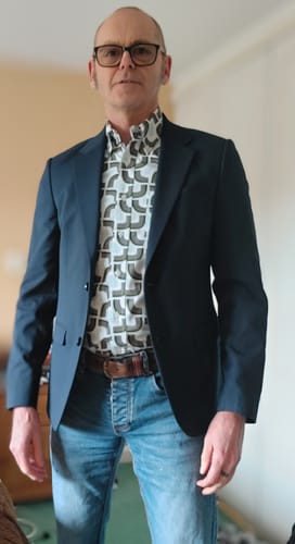 Lee B. review of Men's Retro pattern shirt - LR-4 image 1 out of 2