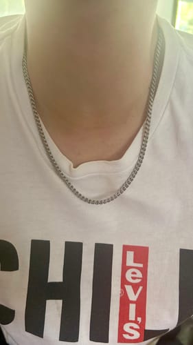Reseña con foto de un cliente sobre Cadena Miami Cuban 5mm
