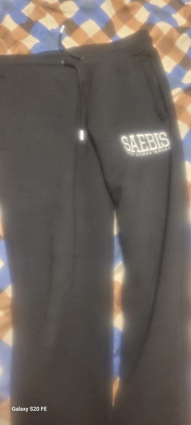 Customer photo review of Lifestyle Herren Jogginghose schwarz mit Stickerei by SAEBIS®