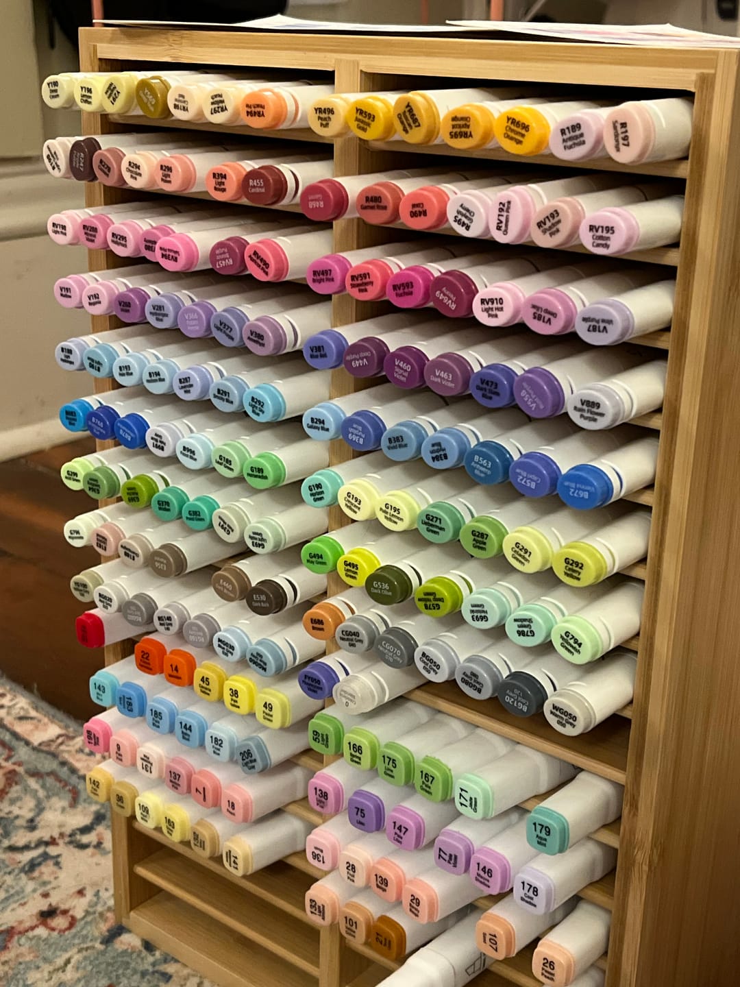 Customer photo review of Ohuhu Oahu 200 Colors Dual Tips Alcohol Art Markers, Fine & Chisel