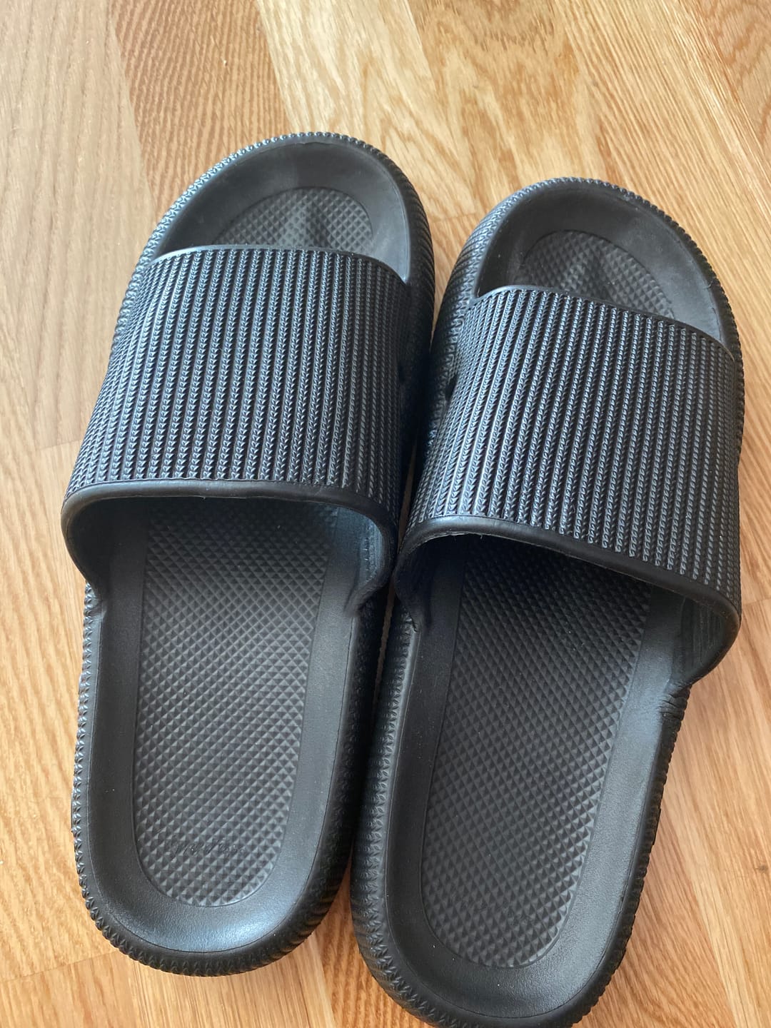 Customer photo review of HappyFlops Limited Editions