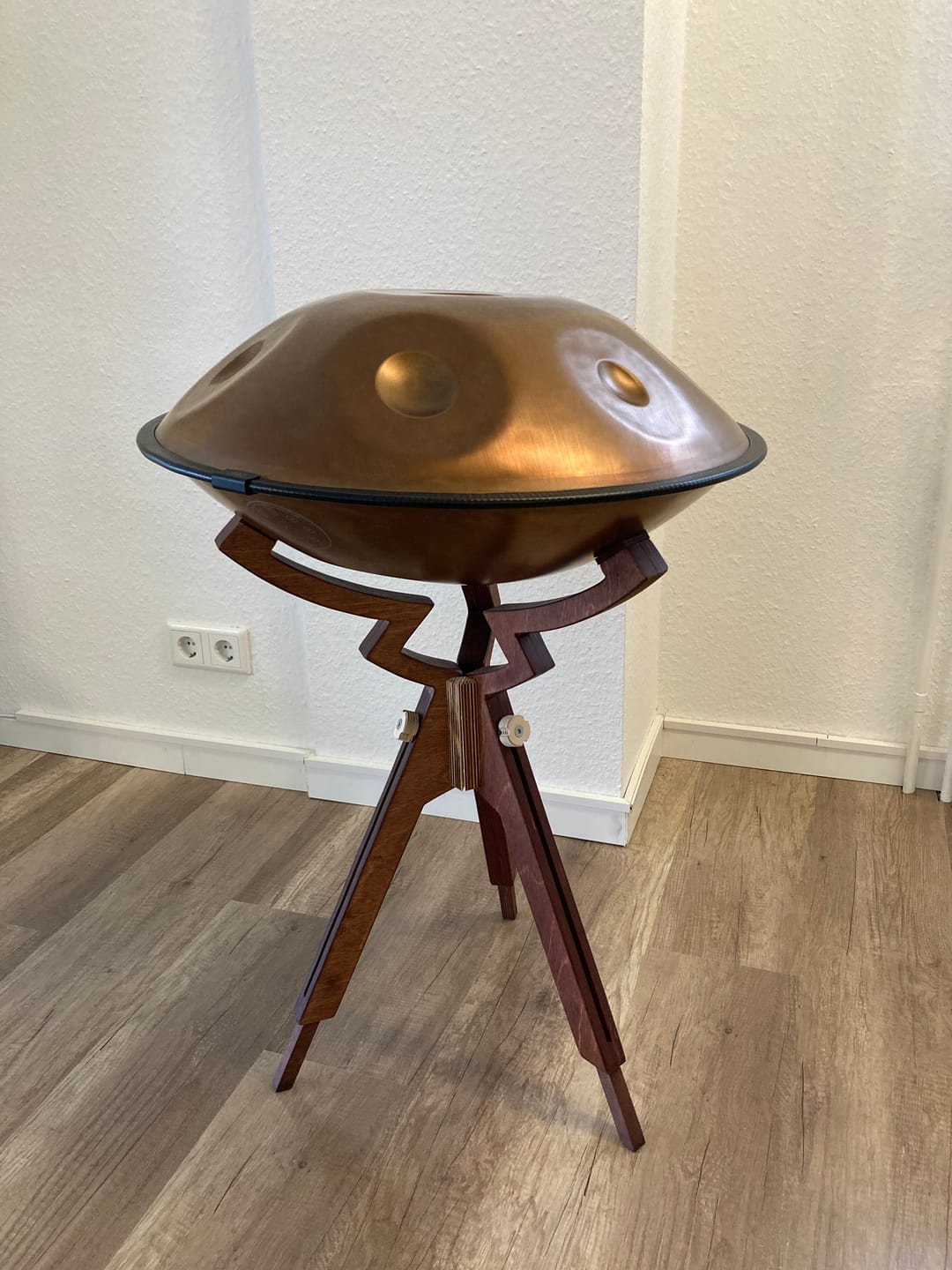 Customer photo review of Katanui Höhenverstellbarer Handpan Ständer aus Holz | RAADINSTRUMENTS