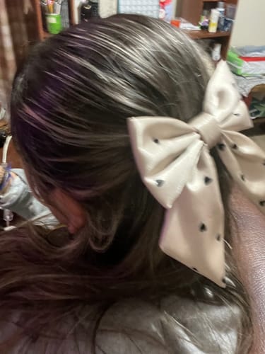 Customer photo review of Moño - Latte Mini Large Bow