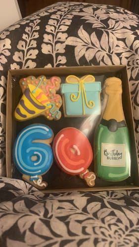 Customer photo review of Birthday Balloon Biscuit Box