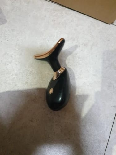 Customer photo review of EMS Thermal Neck Lifting Massager