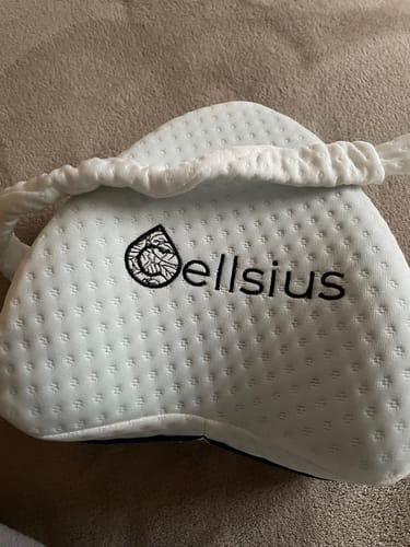 Avis photo d'un client sur Coussin Orthopédique Genoux Cellsius - Le secret d'un sommeil sans douleur