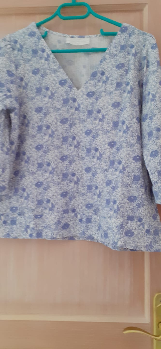 Customer photo review of Blouse Eulalie col V - manches 3/4 - double gaze de coton bleuets