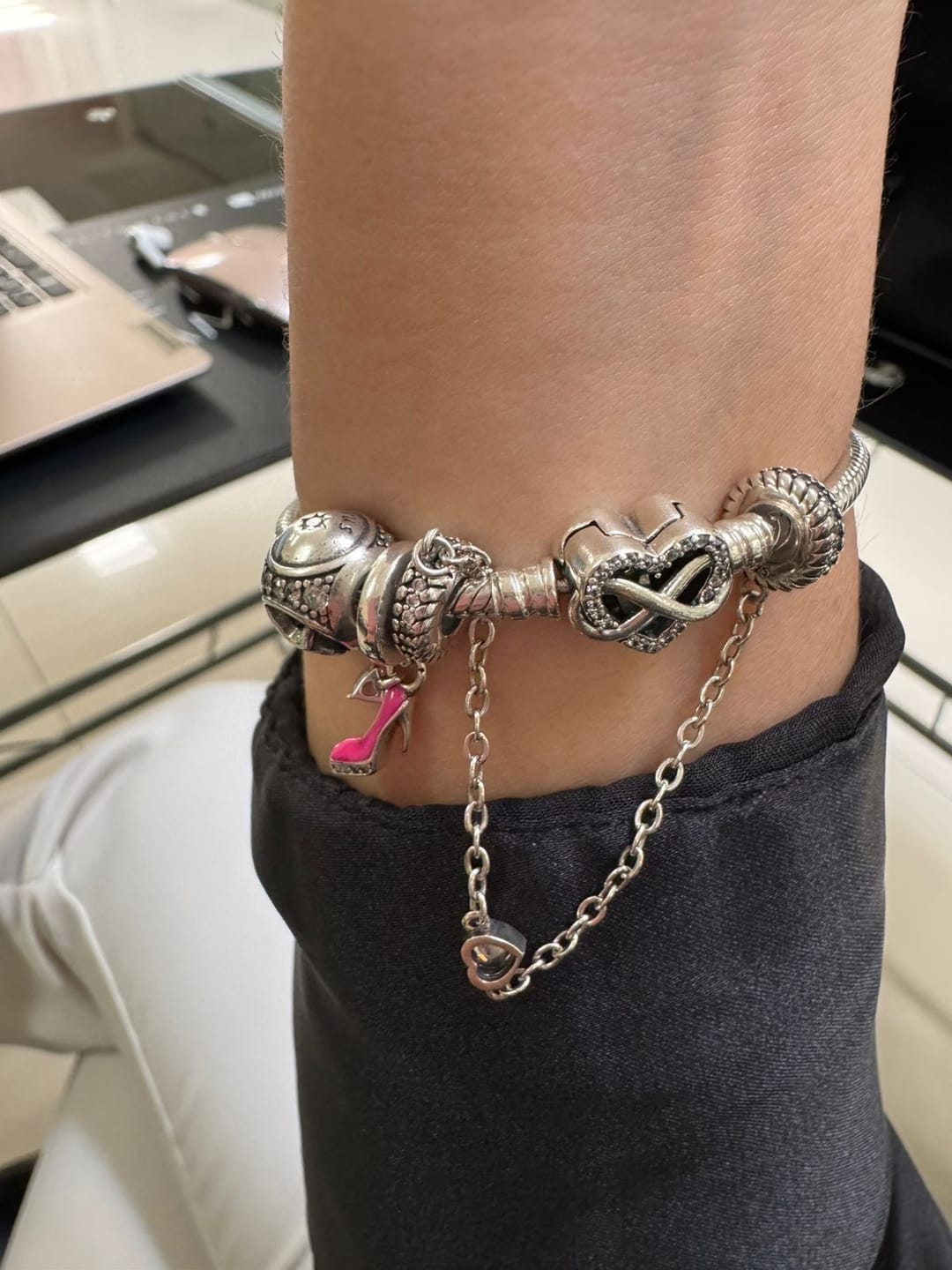 Customer photo review of Charm Horoscopo Diamantado