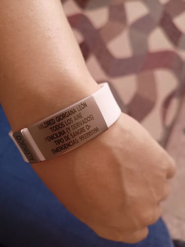 Customer photo review of AxoID - Brazalete de Emergencia
