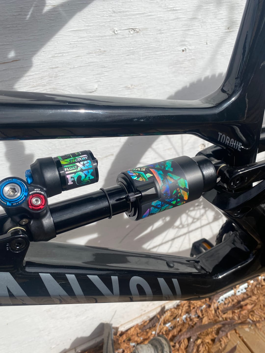 Customer photo review of Fox Float X2 Shock Decal - CLEARANCE
