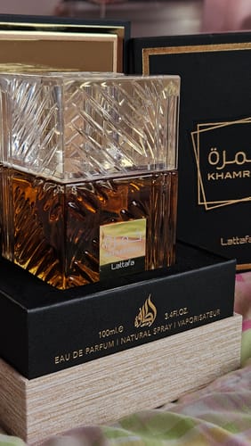 Customer photo review of Lattafa Perfumes Khamrah para Eau de Parfum