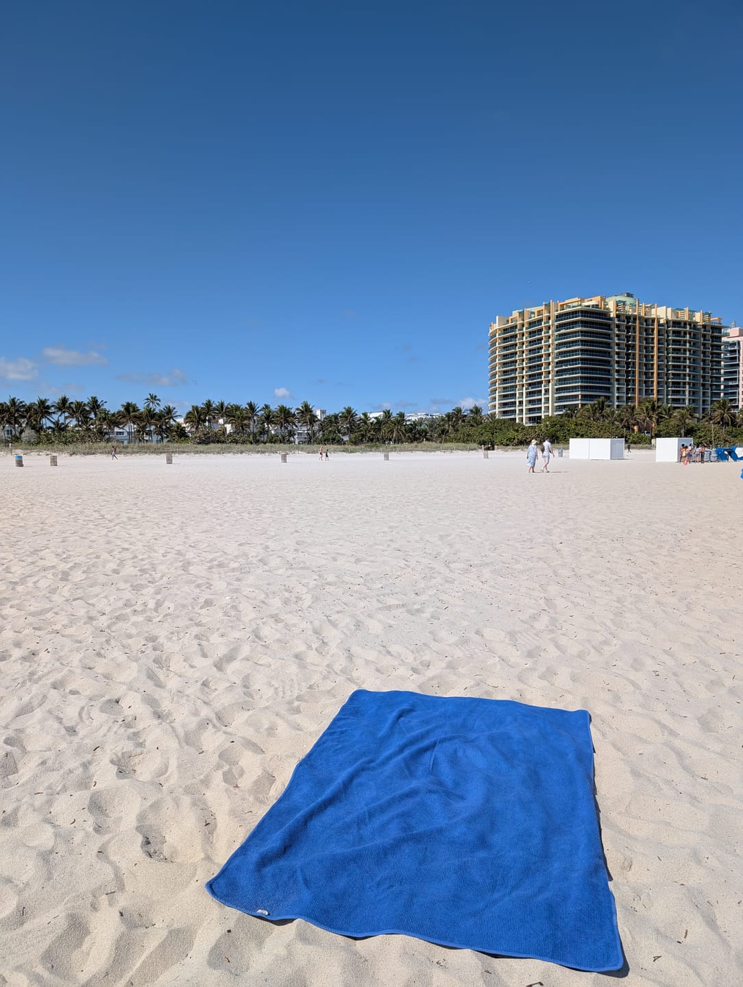 Customer photo review of Strandhandtuch XL aus 100% Baumwolle • 145 x 200 cm • Azurblau