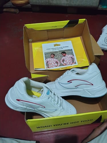 Customer photo review of VIGOR Ocean White Men's casual sneaker