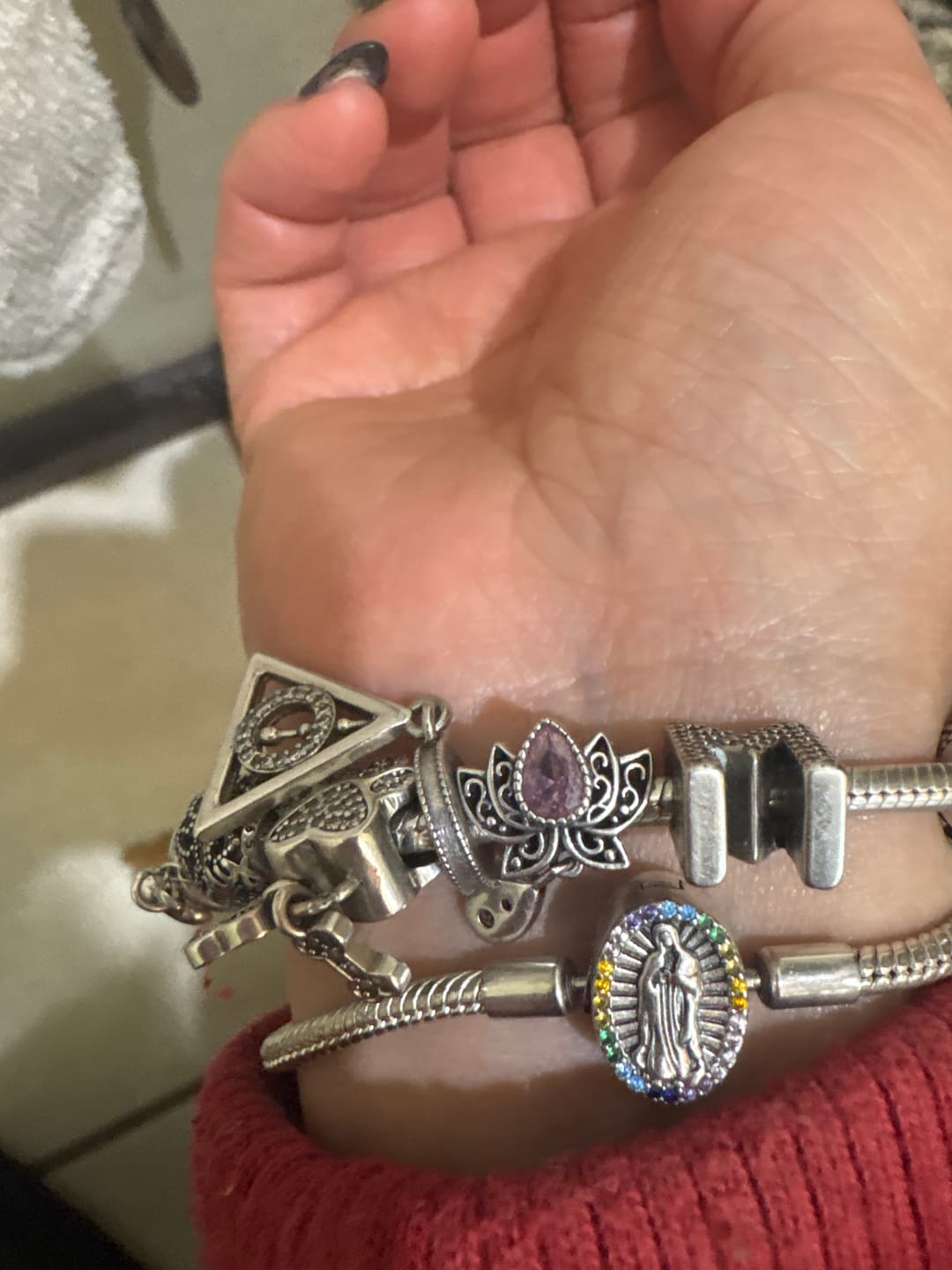 Customer photo review of Charm Flor de Loto y Gota