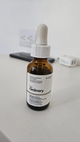 Customer photo review of Salicylic Acid 2% Anhydrous Solution Pore Clearing Serum (CAJA DAÑADA)