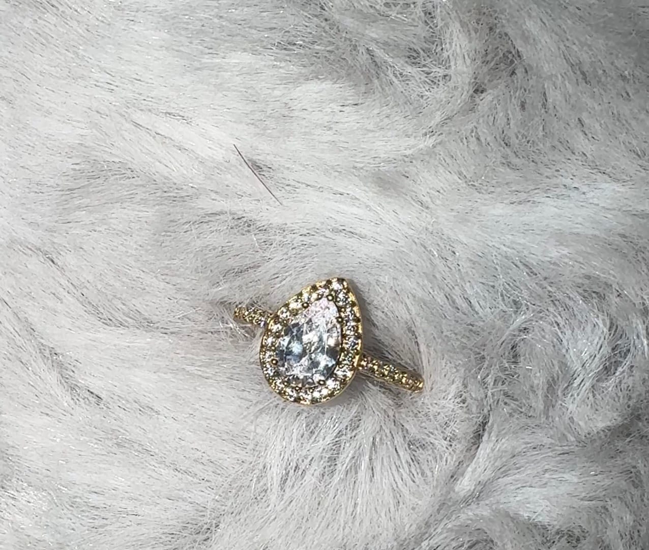Customer photo review of Drop Ring | 18K vergoldet