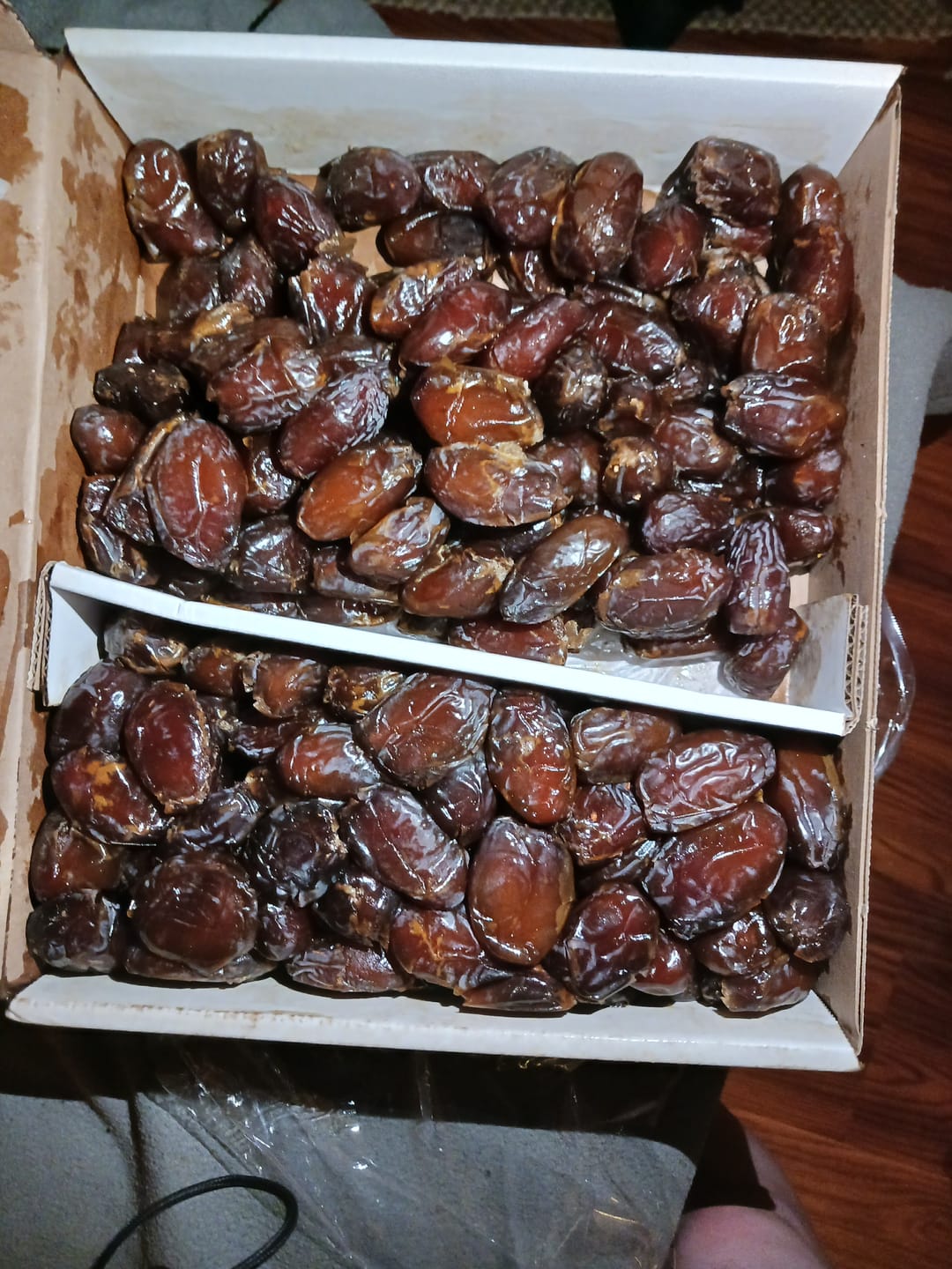 Customer photo review of Organic Rutab Medjool Dates Box