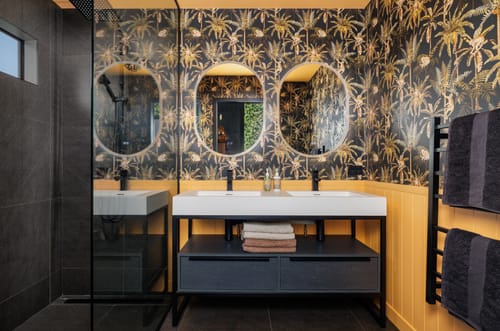 Customer photo review of Ateles Spider Monkey Wallpaper - Black