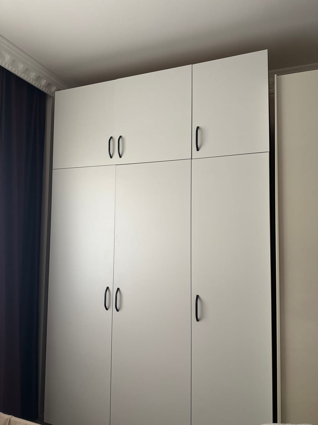 Customer photo review of Rani BA104 Yüklük 6 Kapaklı 10 Raflı Yatak Yorgan Yastık Saklama Dolabı S. Ceviz - Beyaz