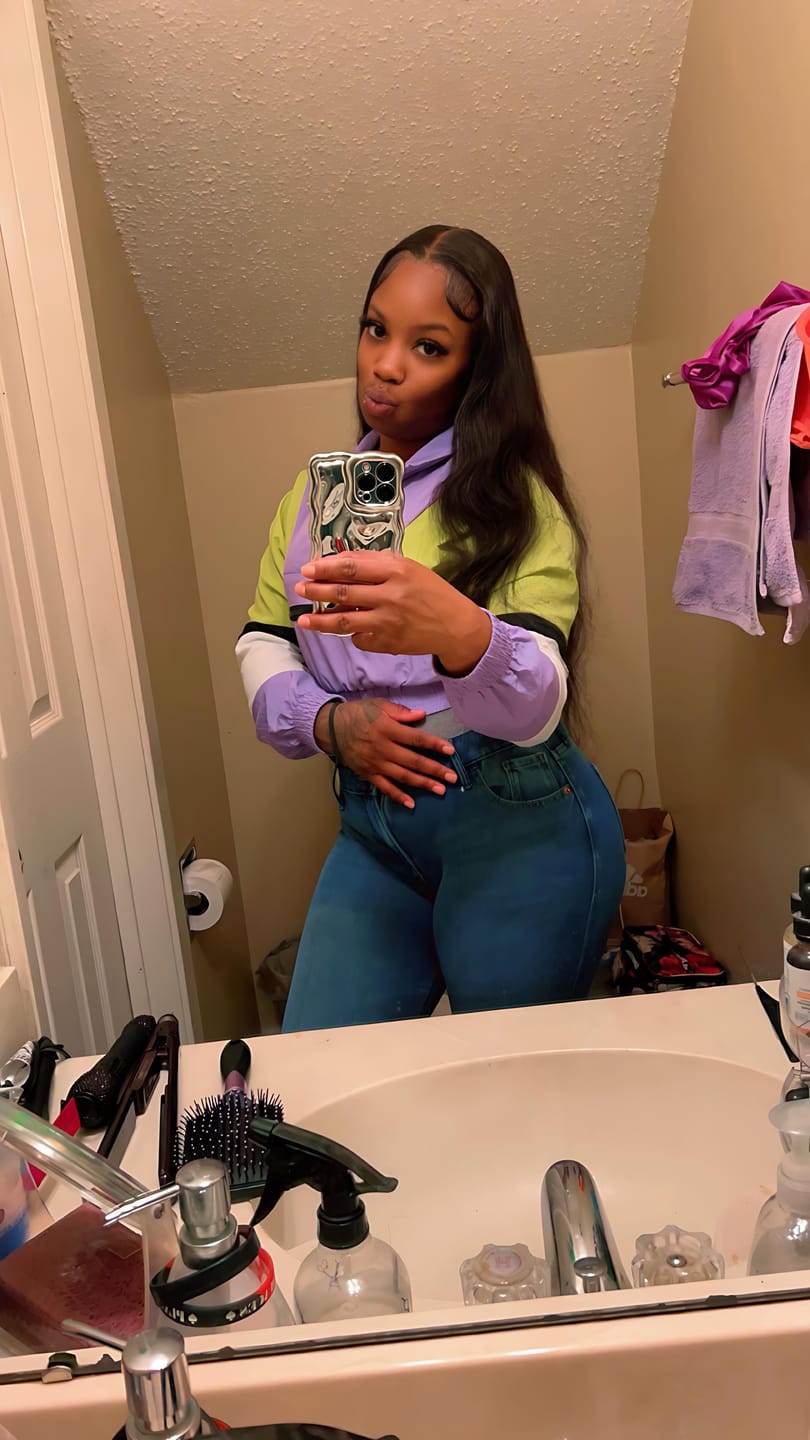 Customer photo review of Butt & Breast enlargement with Maca root, Fenugreek, and other natural ingredients - Natural Curves Capsules made from natural ingredients