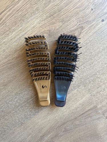 Customer photo review of Detangling Hair Brush Palm Flexi Wild - Gold