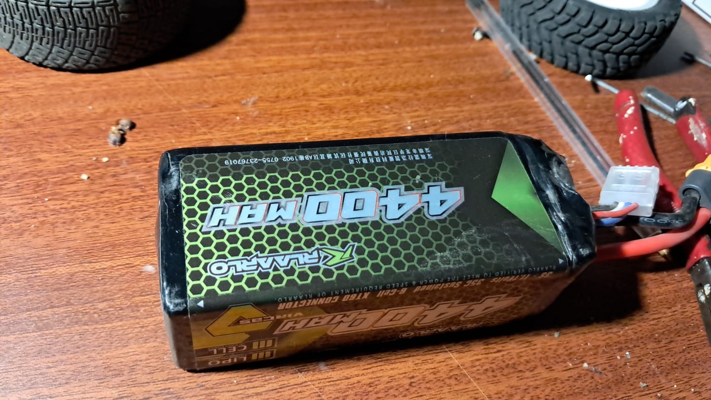 Customer photo review of 11.1V 4400mah 3S Lipo Battery XT60 Plug