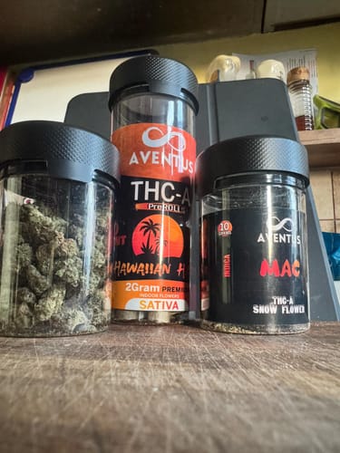 Customer photo review of THC-A pre-rolls Jar of 10 x 2G Hawaiian Haze SATIVA