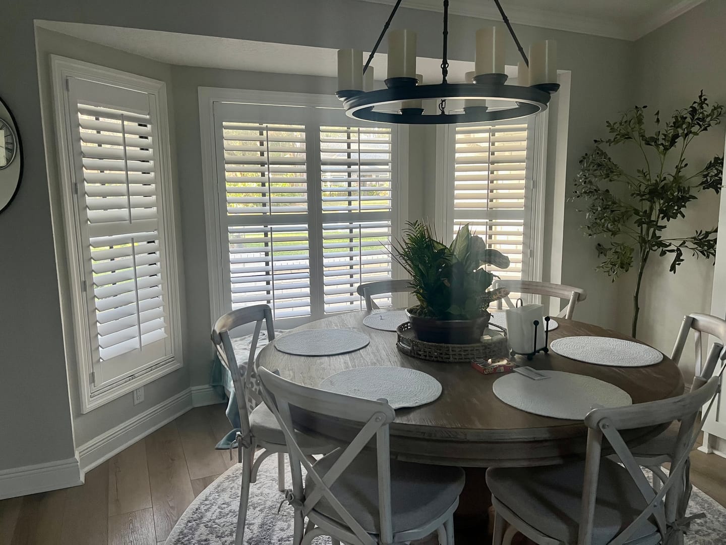 Customer photo review of Economy Polyresin Plantation Shutter
