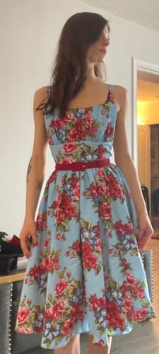 Customer photo review of BACKLOT NON DAMAGED - Ingenue Dress in Vintage Blue and Red Rose Print - Vixen by Micheline Pitt