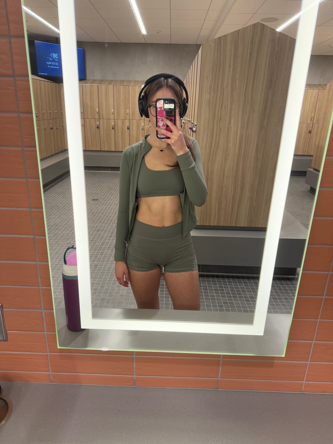 Customer photo review of W161 Elevate shorts 5"