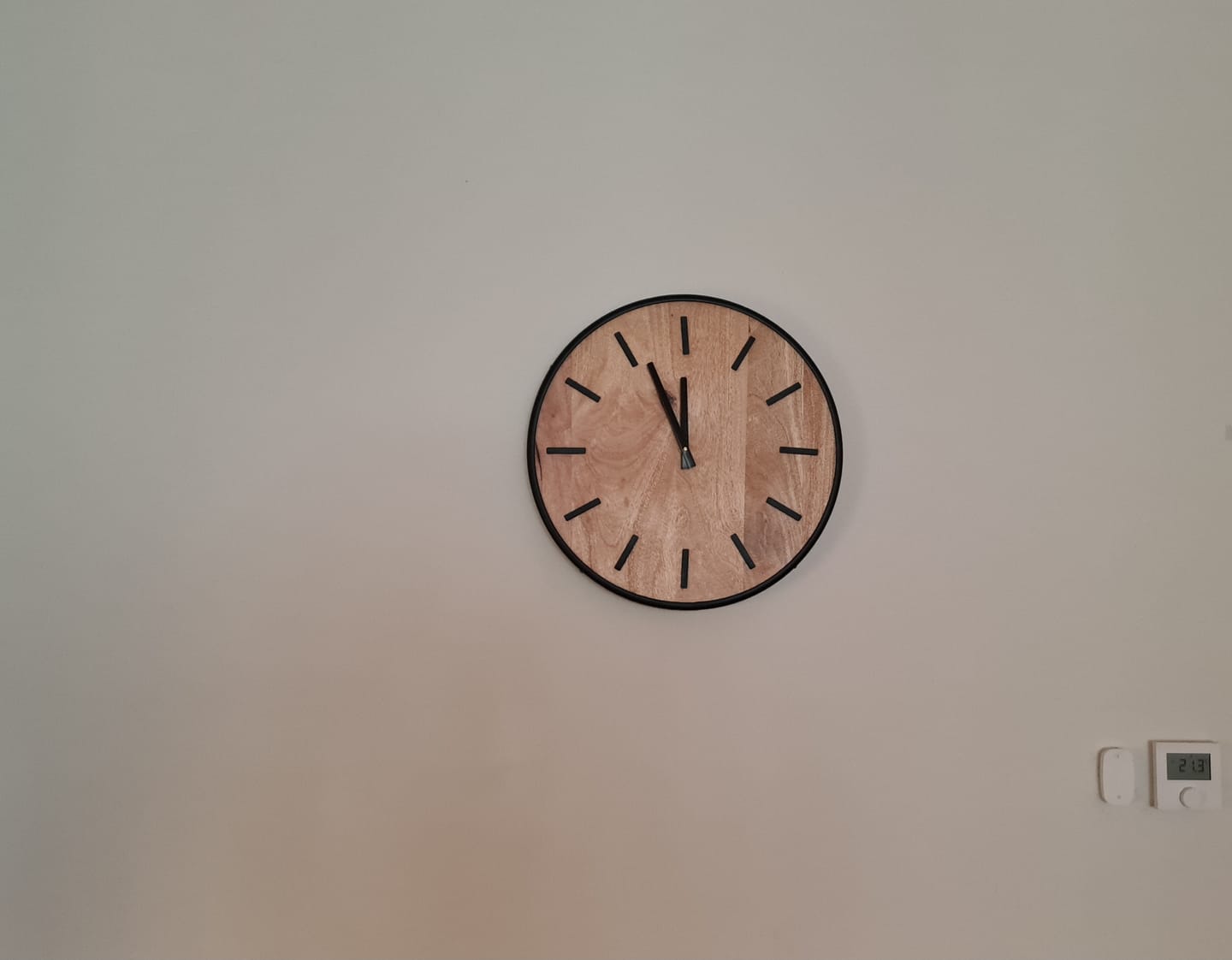Customer photo review of Klok Wandklok industrieel | Mangohout Staal | ø 50cm / ø 41cm
