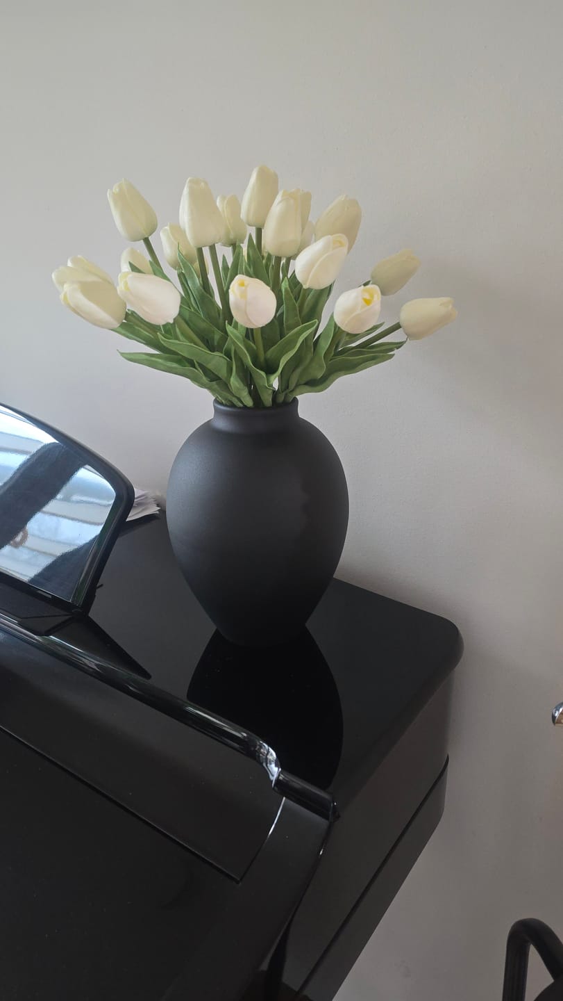 Customer photo review of Aura Vaas - Mat zwart