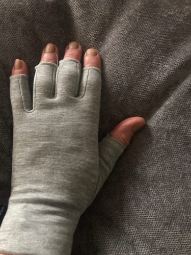 Customer photo review of Premium Onecompress™ Gloves