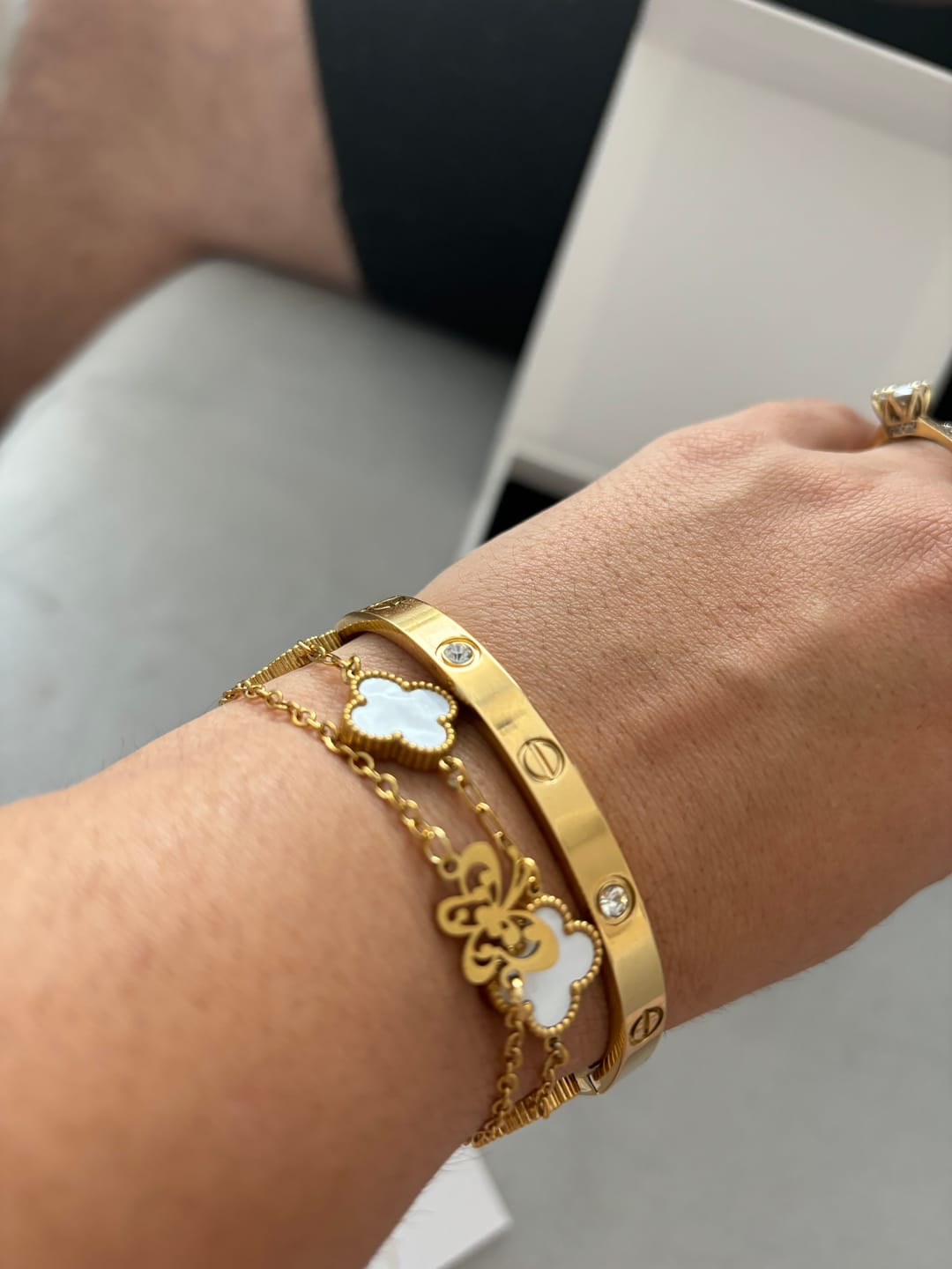 Customer photo review of Set Bratara + Colier Auriu Flower