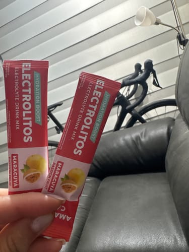 Customer photo review of Electrolitos Sabor Maracuyá - Bebida Hidratante en Polvo 12 sticks