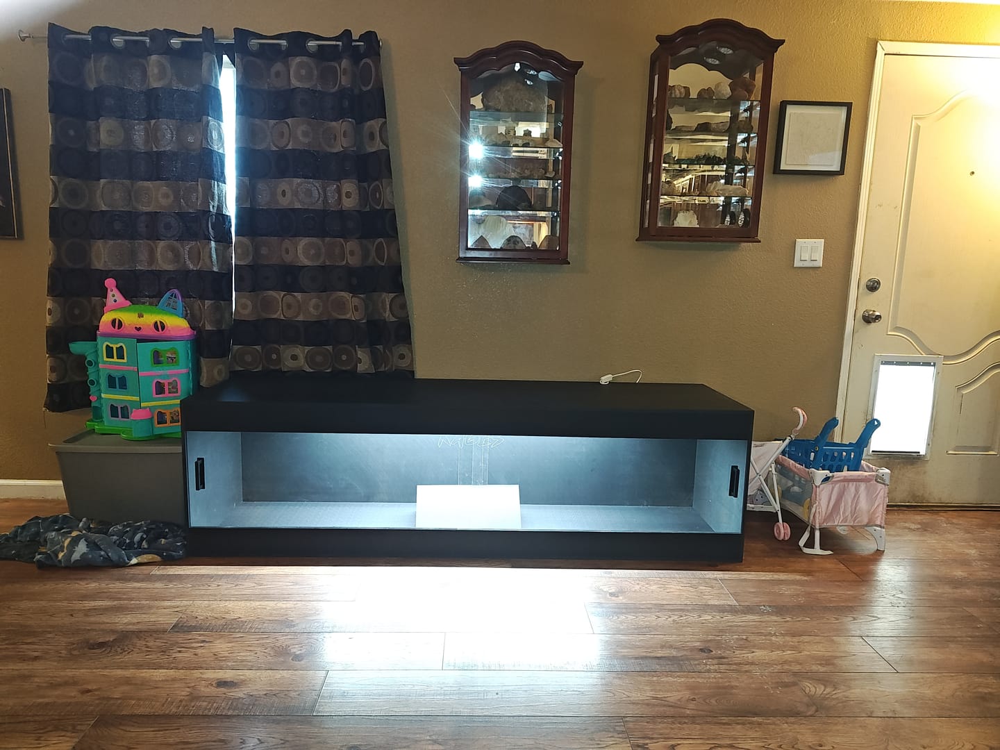 Customer photo review of 84"x24"x24" / 7'x2'x2' Premium PVC Reptile Enclosure
