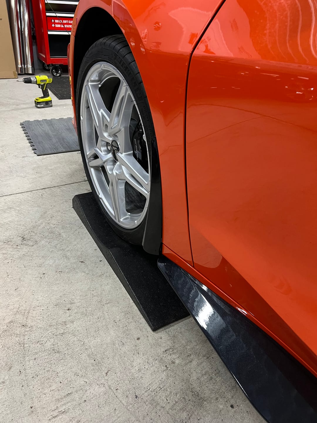 Customer photo review of Chevrolet Corvette C8 XL Extended Front & Rear Splash Guard