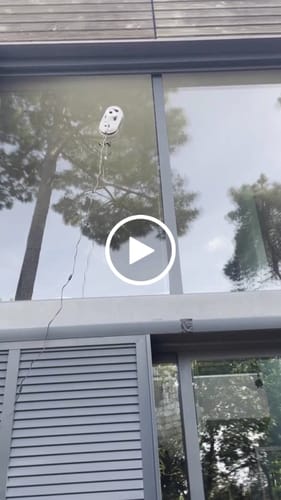 Customer video review of Robot lave vitre V3CLEAN