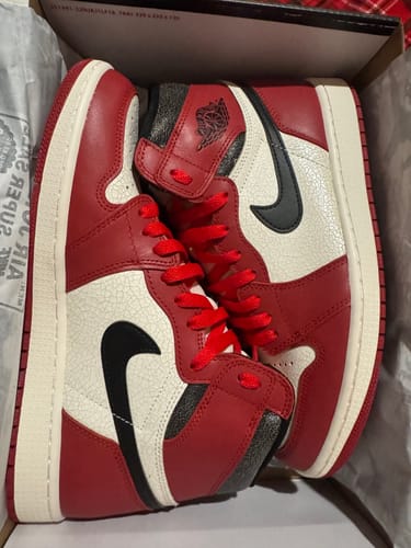 Customer photo review of JORDAN 1 RETRO HIGH x CHICAGO LOST & FOUND