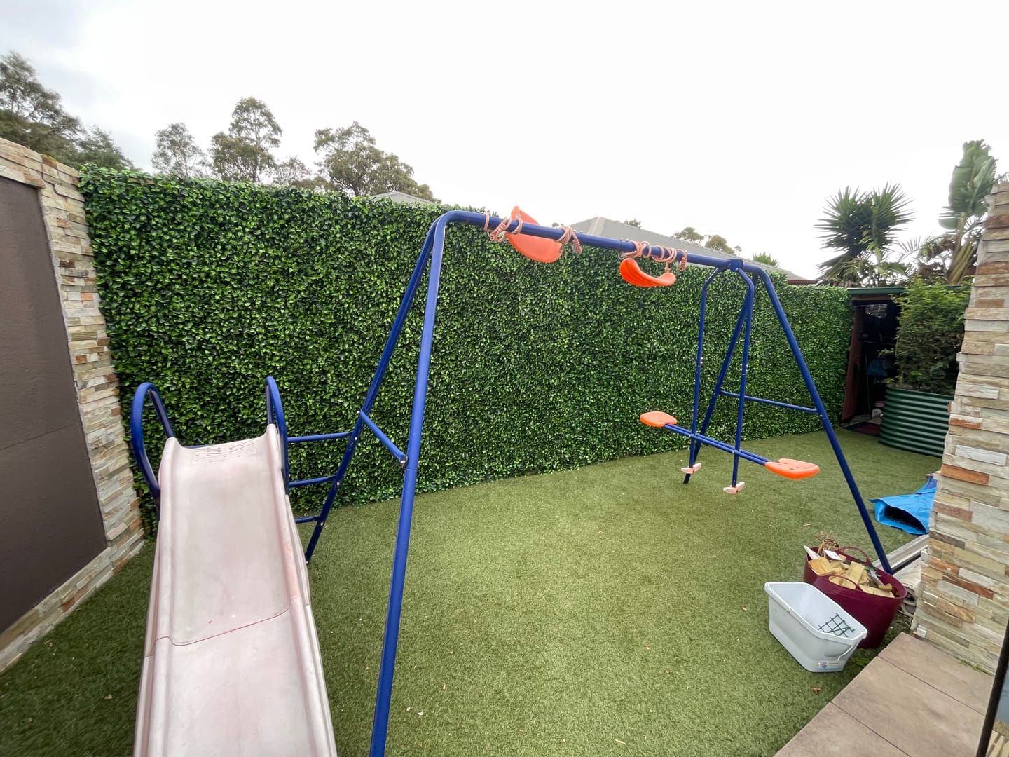 Customer photo review of Jasmine Artificial Hedge Screen / Green Wall Panel 100cm x 100cm UV Resistant