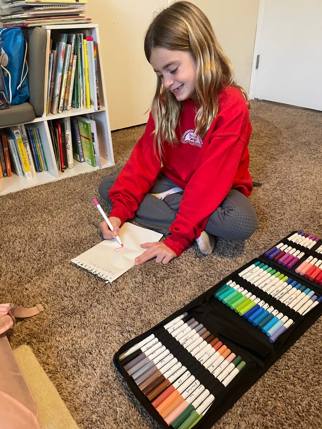 Customer photo review of Ohuhu Pupe Paper-friendly (No Peeling) Brush and Fineliner Dual Tips 60 Colors Water-based Coloring Markers