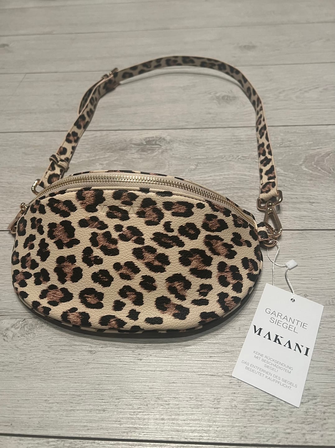 Customer photo review of NOA - LEO DARK