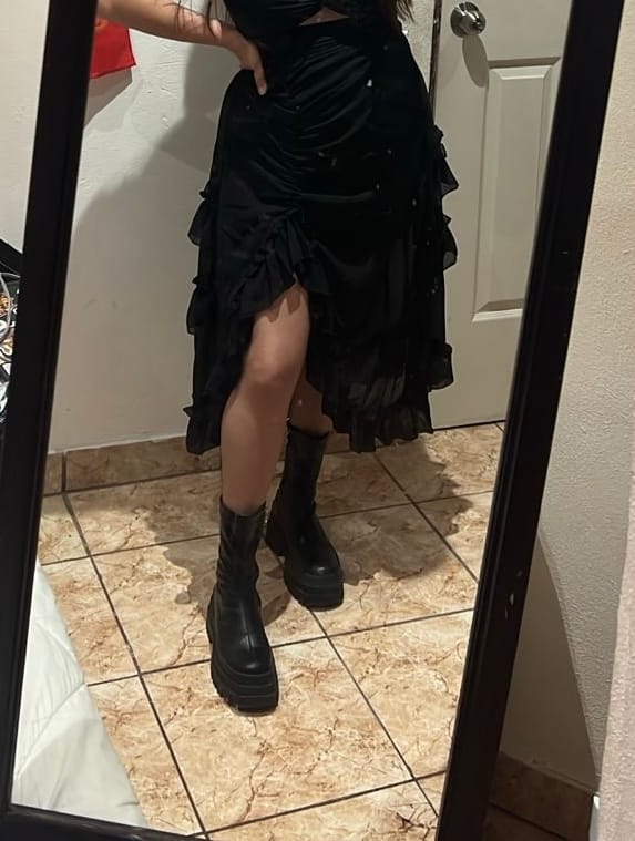 Customer photo review of Vela Boots