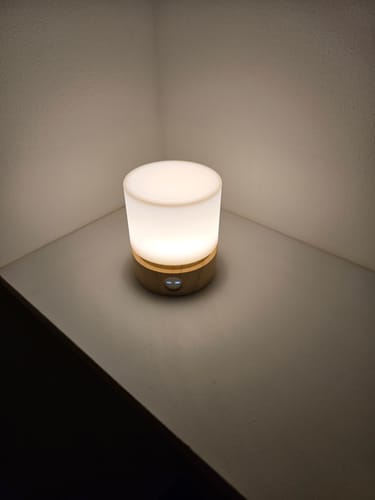 Customer photo review of Aynlights® Draadloze Tafellamp/ nachtlamp LED – Draadloze Lamp Nachtkastje - Bamboo bruin
